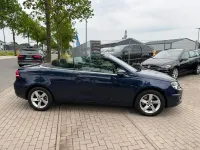 Gebraucht VW Eos Basis 160 PS (117 kW) 2011 Blau Cabrio
