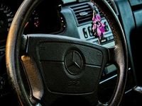 Gebraucht Mercedes E240 Avantgarde 170 PS (125 kW) 1998 Violet Kombi