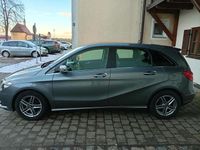 Gebraucht Mercedes B180 122 PS (89 kW) 2012 Grau Van / Kleinbus