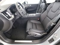 Gebraucht Volvo XC60 Plus 197 PS (144 kW) 2024 Vapour grey / metallic SUV