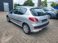 Gebraucht Peugeot 206 60 PS (44 kW) 2009 Silber Limousine