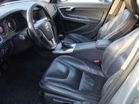 Gebraucht Volvo V60 Ocean Race 114 PS (83 kW) 2012 Electric silver / metallic Kombi