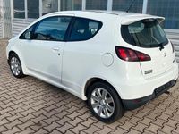 Gebraucht Mitsubishi Colt 75 PS (55 kW) 2012 Weiß Kleinwagen