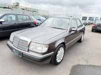 Gebraucht Mercedes E220 150 PS (110 kW) 1993 Violet Limousine