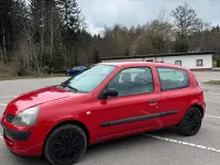 Gebraucht Renault Clio II 58 PS (42 kW) 2006 Rot Limousine