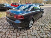 Usata VW Eos Basis 140 CV (102 kW) 2011 Marrone Cabrio