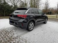 Gebraucht VW T-Roc R-line 150 PS (110 kW) 2025 Schwarz SUV
