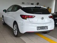 Gebraucht Opel Astra Dynamic 125 PS (91 kW) 2016 Weiß Limousine