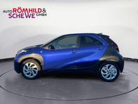 Gebraucht Toyota Aygo X Pulse 72 PS (52 kW) 2022 Juniper blue (8y8)/ black mica (209) (blau) SUV