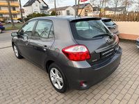 Gebraucht Toyota Auris Basis 99 PS (72 kW) 2012 Grau Limousine