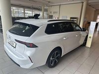 Neu Opel Astra 131 PS (96 kW) 2025 Lack weiss banquise/typ aussen Kombi