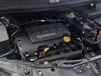 Używany Opel Corsa Satellite 101 KM (74 kW) 2011 Srebrny Sedan/Limuzyna