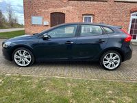 Gebraucht Volvo V40 You! 150 PS (110 kW) 2015 Blau Limousine
