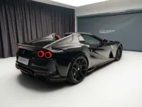 Gebraucht Ferrari 812 801 PS (589 kW) 2022 Schwarz