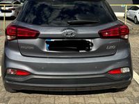 gebraucht Hyundai i20 1.2 64 KW Yes!