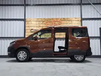 Gebraucht Peugeot Rifter Active 110 PS (80 kW) 2019 Braun Van / Kleinbus