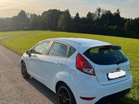 Gebraucht Ford Fiesta SYNC Edition 82 PS (60 kW) 2015 Weiß Kleinwagen