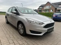 Używany Ford Focus Trend 125 KM (91 kW) 2015 Srebrny Sedan/Limuzyna