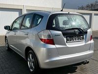 Gebraucht Honda Jazz 100 PS (73 kW) 2010 Silber Kleinwagen
