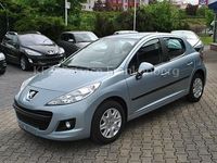 Gebraucht Peugeot 207 73 PS (53 kW) 2010 Silber metallic Kleinwagen