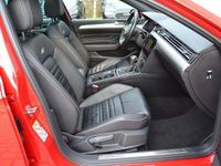 Gebraucht VW Passat Elegance 239 PS (175 kW) 2020 Rot (tornadorot) Kombi