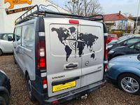 Gebraucht Opel Vivaro 121 PS (88 kW) 2017 Silbermetallic Van / Kleinbus