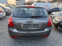 Gebraucht Kia Ceed 90 PS (66 kW) 2010 Schwarz Kleinwagen