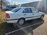 Gebraucht Mercedes C180 122 PS (89 kW) 1996 Weiß Limousine