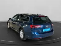 Gebraucht VW Passat Business 150 PS (110 kW) 2023 Blau Kombi