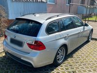 Gebraucht BMW 320 163 PS (119 kW) 2007 Silber Kombi