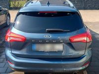 Gebraucht Ford Focus Titanium 125 PS (91 kW) 2019 Blau Kombi