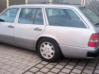 Gebraucht Mercedes E300 179 PS (131 kW) 1990 Silber Limousine