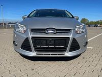 Używany Ford Focus SYNC Edition 116 KM (85 kW) 2014 Srebrny Sedan/Limuzyna