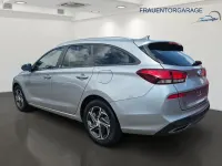 Gebraucht Hyundai i30 Edition 30 120 PS (88 kW) 2021 Shimmering silver Kombi