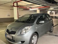 Gebraucht Toyota Yaris 69 PS (50 kW) 2007 Silber Kleinwagen