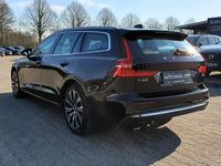 Gebraucht Volvo V60 Plus 197 PS (144 kW) 2022 Schwarz Kombi