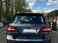Gebraucht Mercedes ML250 204 PS (150 kW) 2012 Grau SUV
