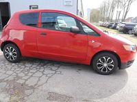 Gebraucht Mitsubishi Colt Basis 75 PS (55 kW) 2011 New red Kleinwagen