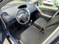gebraucht Toyota Yaris 1,3-l-VVT-i Sol 5.türig / Klimaanlage