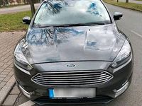 Gebraucht Ford Focus Titanium 120 PS (88 kW) 2018 Grau Kombi