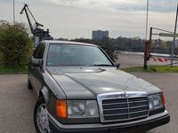 Brugt Mercedes E230 136 HK (100 kW) 1992 Grå Sedan