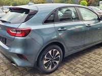 Neu Kia Ceed 140 PS (102 kW) 2025 Lunarsilber Kleinwagen