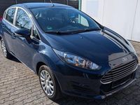 Gebraucht Ford Fiesta Trend 60 PS (44 kW) 2015 Blau Limousine