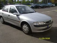 Gebraucht Opel Vectra 75 PS (55 kW) 1998 Silber Limousine