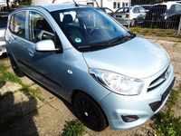 Gebraucht Hyundai i10 69 PS (50 kW) 2013 Silber Kleinwagen