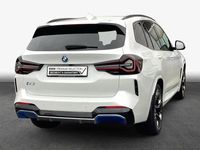 Gebraucht BMW iX3 Impressive 210 kW (286 PS) 2022 Mineralweiß metallic SUV