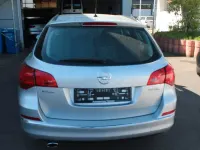 Usata Opel Astra Edition 165 CV (121 kW) 2014 Argento Station wagon