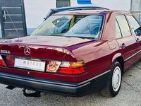 Gebraucht Mercedes E300 180 PS (132 kW) 1989 Rot Limousine