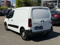 Gebraucht Peugeot Partner Avantage 85 PS (62 kW) 2012 Weiß Van / Kleinbus