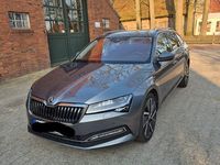 Gebraucht Skoda Superb Style 150 PS (110 kW) 2023 Grau Kombi